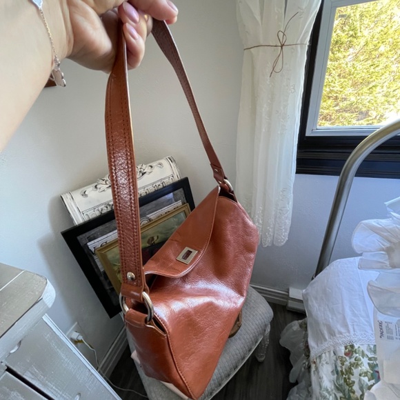 Danier handbag - Picture 2 of 3